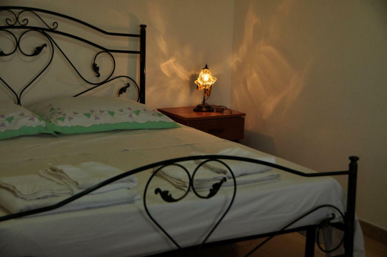 B&B La Seta Rossa Galatone Buitenkant foto